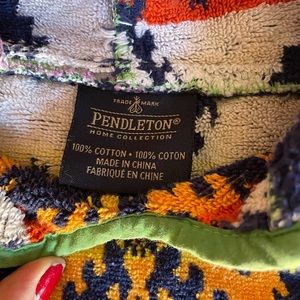 21 inches long and 22 inches across in the chest. Excellent condition!